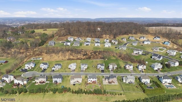 13 Jacob Way, Lopatcong Twp., NJ 08865