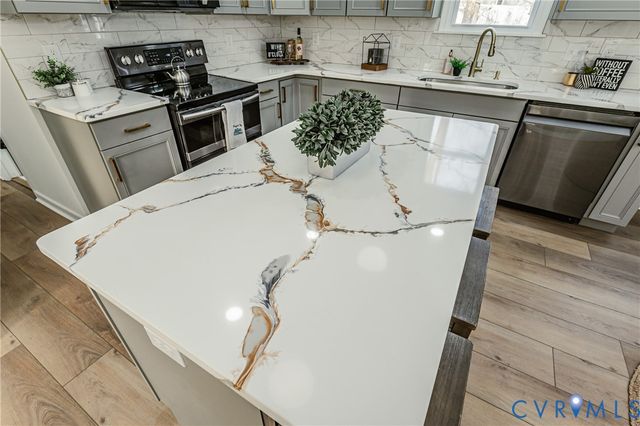 8801 Pleasant Ridge Rd, North Chesterfield, VA 23237