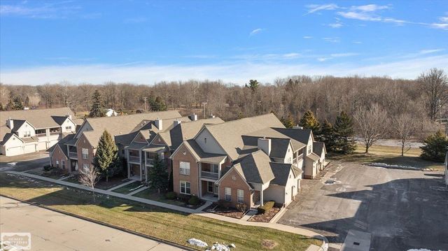 28737 Sheffield Ct Court, Chesterfield Twp, MI 48047