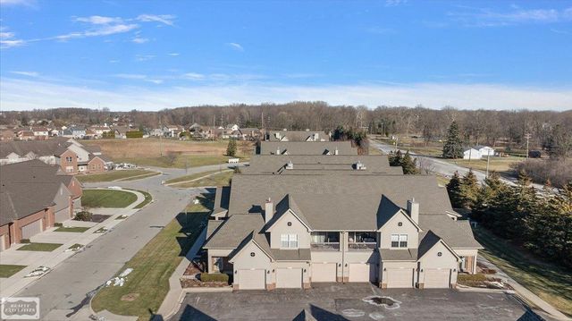 28737 Sheffield Ct Court, Chesterfield Twp, MI 48047