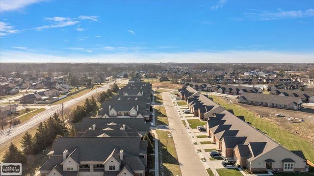 28737 Sheffield Ct Court, Chesterfield Twp, MI 48047