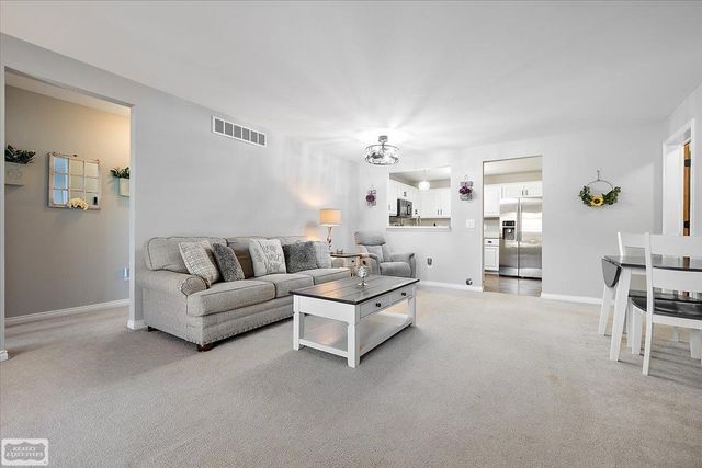 28737 Sheffield Ct Court, Chesterfield Twp, MI 48047