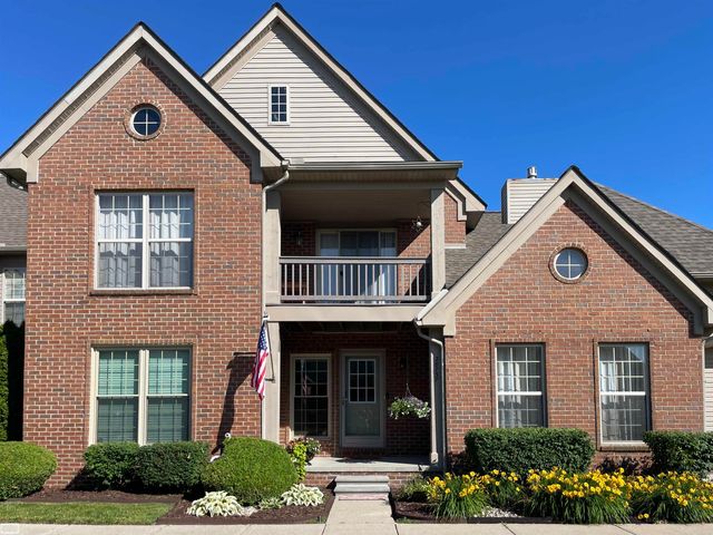 28737 Sheffield Ct Court, Chesterfield Twp, MI 48047
