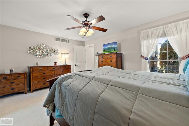 28737 Sheffield Ct Court, Chesterfield Twp, MI 48047