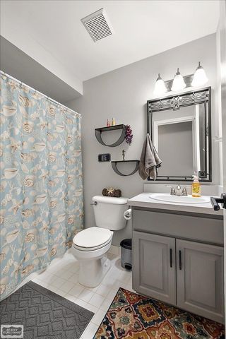 28737 Sheffield Ct Court, Chesterfield Twp, MI 48047