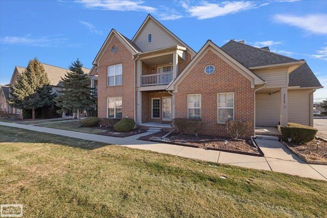 28737 Sheffield Ct Court, Chesterfield Twp, MI 48047