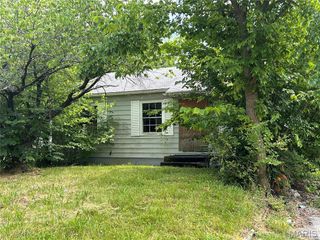 442 Cameron Road, St Louis, MO 63137