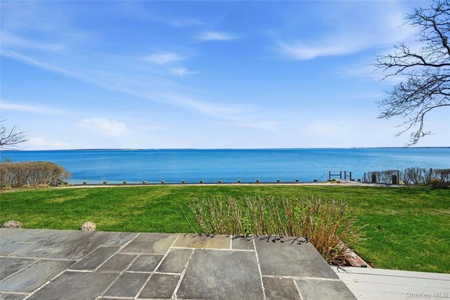8908 Peconic Bay Boulevard, Laurel, NY 11948