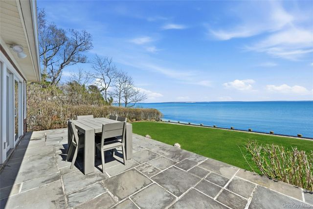 8908 Peconic Bay Boulevard, Laurel, NY 11948