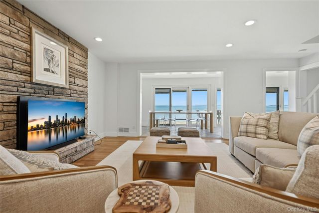 8908 Peconic Bay Boulevard, Laurel, NY 11948