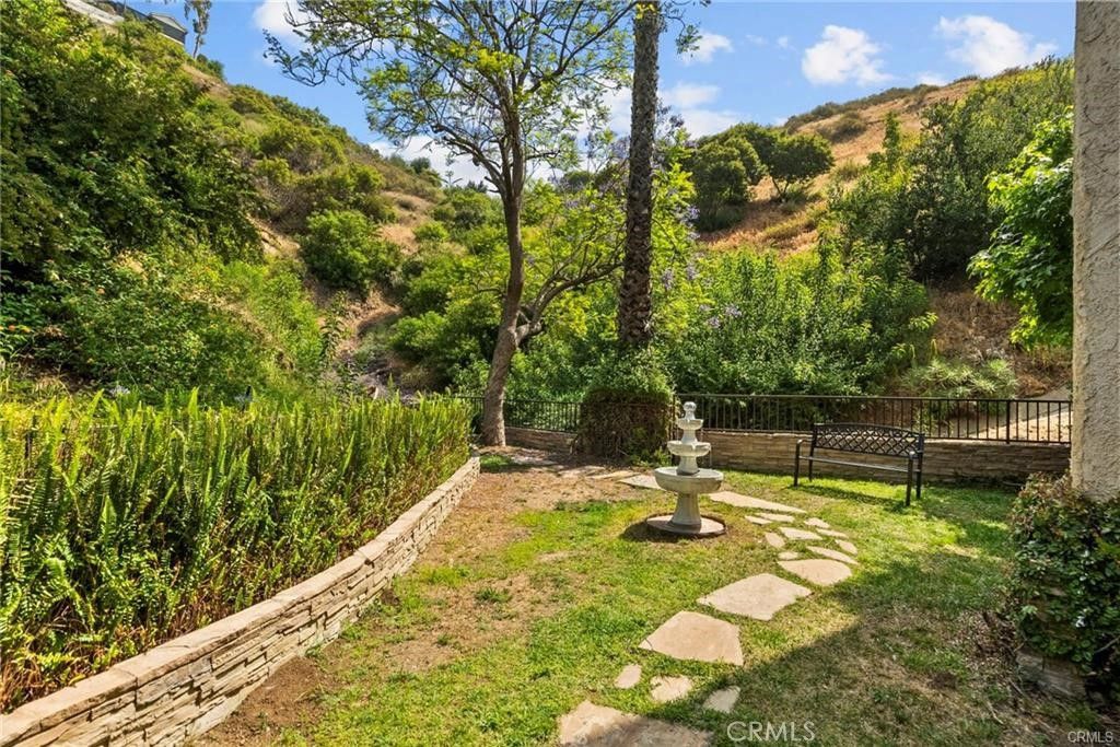 2700 Cahuenga Boulevard E 2217, Los Angeles, CA 90068 — photo 3