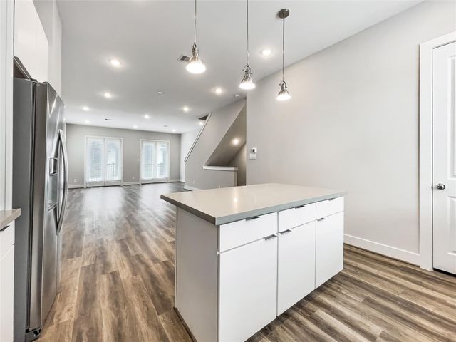 1276 N Post Oak Road B, Houston, TX 77055