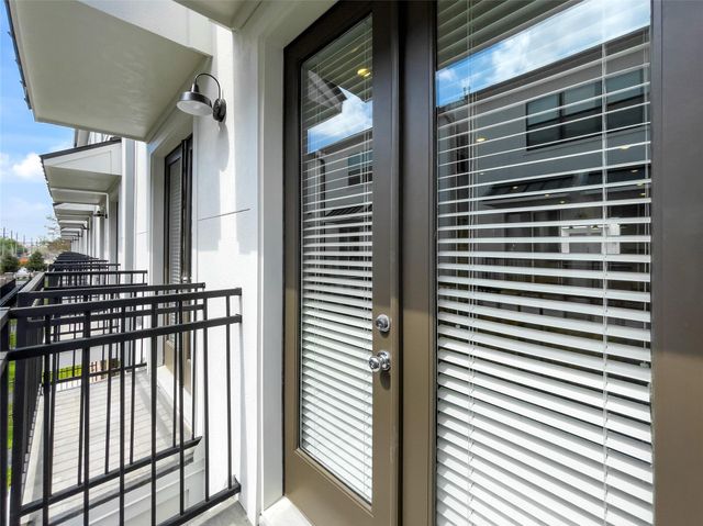 1276 N Post Oak Road B, Houston, TX 77055