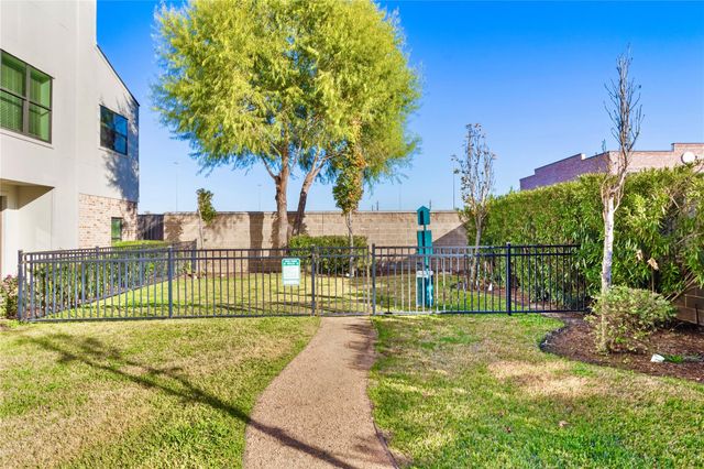 1276 N Post Oak Road B, Houston, TX 77055