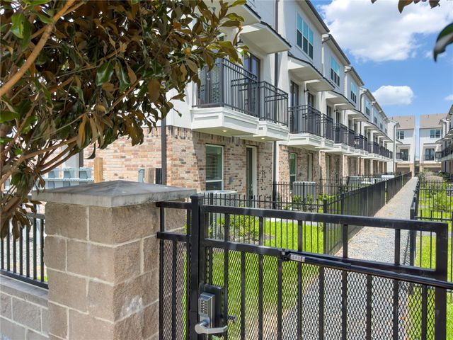 1276 N Post Oak Road B, Houston, TX 77055