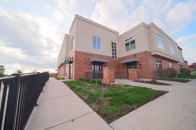 4935 Utica Ridge Road 220, Davenport, IA 52807