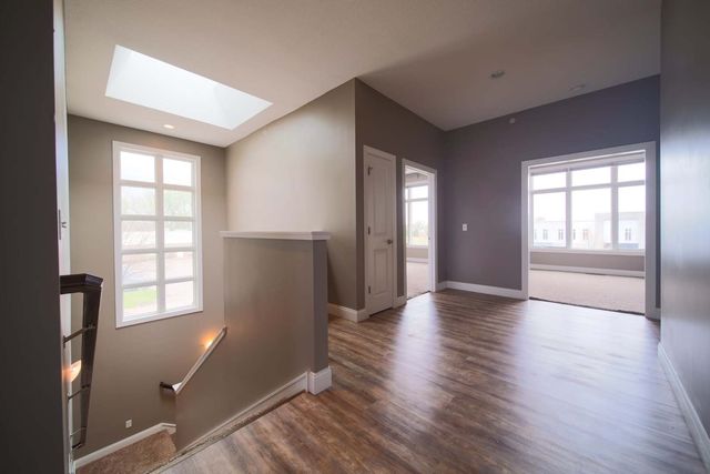 4935 Utica Ridge Road 220, Davenport, IA 52807