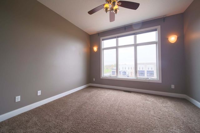 4935 Utica Ridge Road 220, Davenport, IA 52807