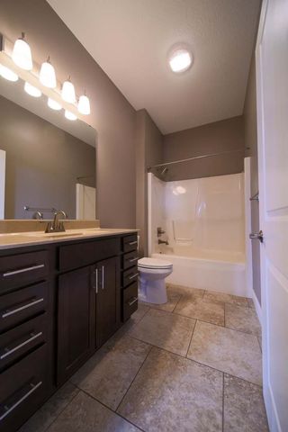 4935 Utica Ridge Road 220, Davenport, IA 52807