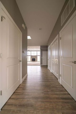 4935 Utica Ridge Road 220, Davenport, IA 52807