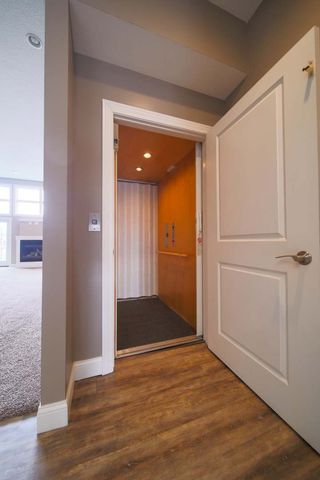 4935 Utica Ridge Road 220, Davenport, IA 52807