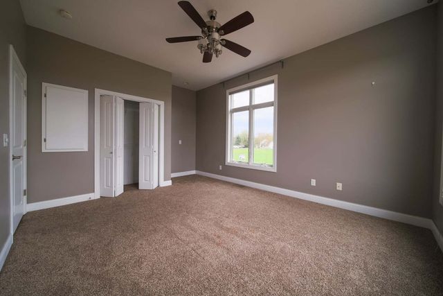 4935 Utica Ridge Road 220, Davenport, IA 52807