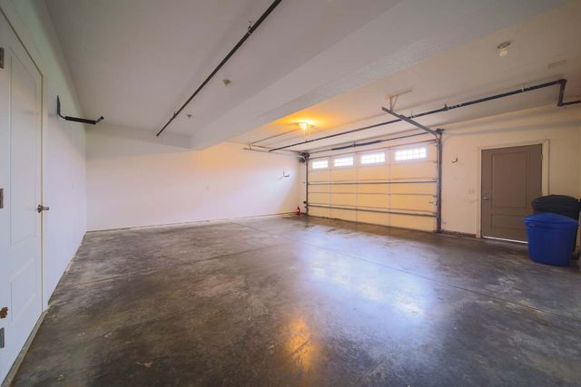4935 Utica Ridge Road 220, Davenport, IA 52807