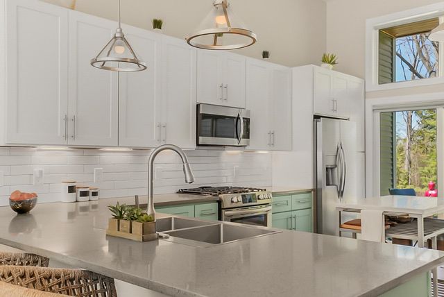 8906-B Manhattan North, Long Lake Twp, MI 49685