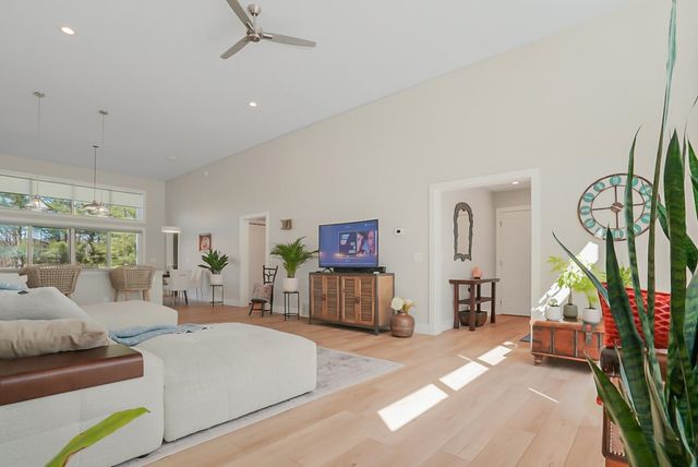 8906-B Manhattan North, Long Lake Twp, MI 49685