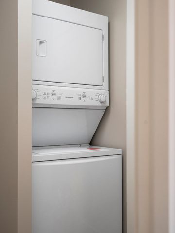 8906-B Manhattan North, Long Lake Twp, MI 49685