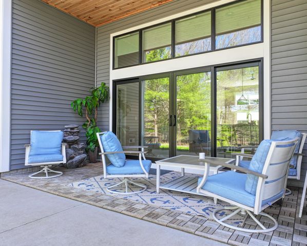 8906-B Manhattan North, Long Lake Twp, MI 49685