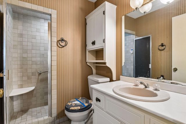 205 Barry Avenue S 320, Wayzata, MN 55391