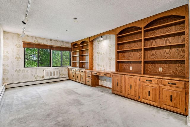 205 Barry Avenue S 320, Wayzata, MN 55391