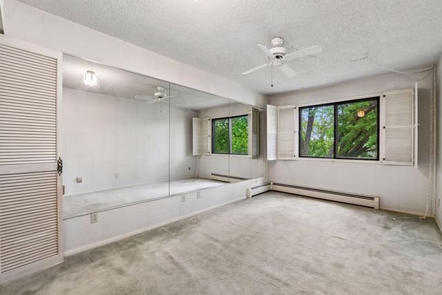 205 Barry Avenue S 320, Wayzata, MN 55391