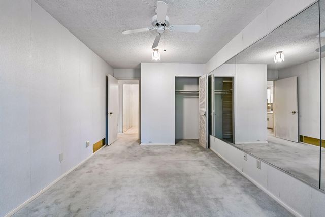 205 Barry Avenue S 320, Wayzata, MN 55391