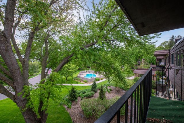 205 Barry Avenue S 320, Wayzata, MN 55391