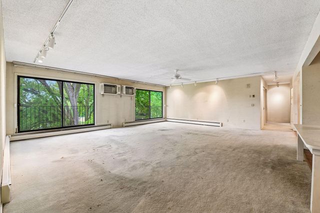 205 Barry Avenue S 320, Wayzata, MN 55391
