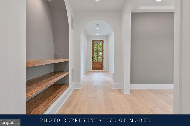 1622 N ADAMS ST, Arlington, VA 22201