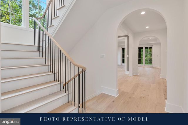 1622 N ADAMS ST, Arlington, VA 22201