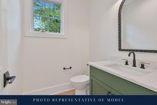 1622 N ADAMS ST, Arlington, VA 22201