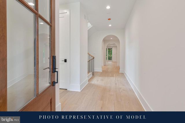 1622 N ADAMS ST, Arlington, VA 22201