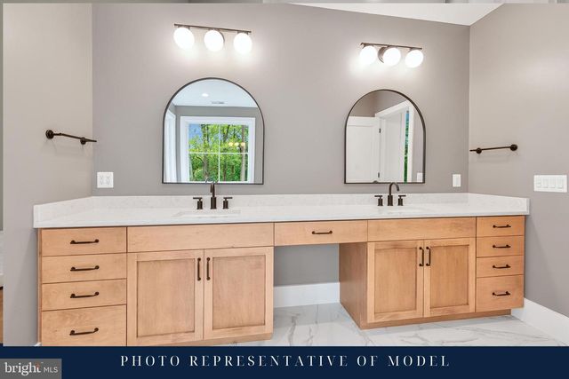 1622 N ADAMS ST, Arlington, VA 22201