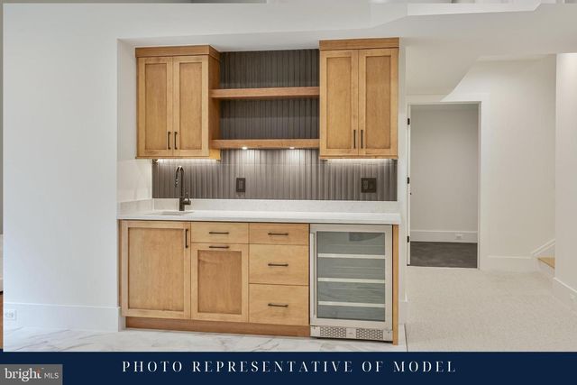 1622 N ADAMS ST, Arlington, VA 22201