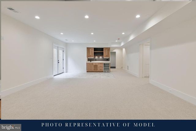 1622 N ADAMS ST, Arlington, VA 22201