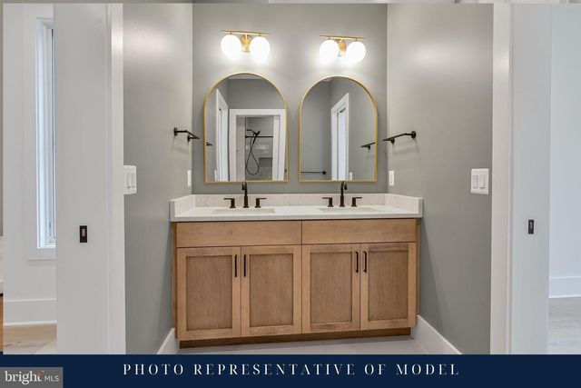 1622 N ADAMS ST, Arlington, VA 22201