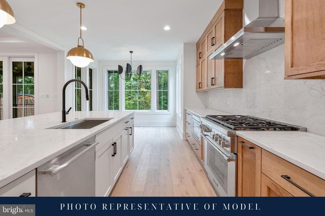 1622 N ADAMS ST, Arlington, VA 22201