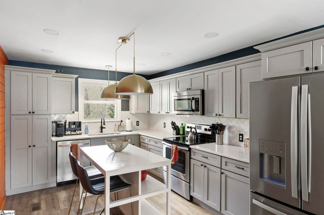 1041 E Perry Road, Greenville, SC 29609