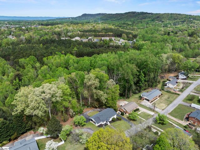 1041 E Perry Road, Greenville, SC 29609