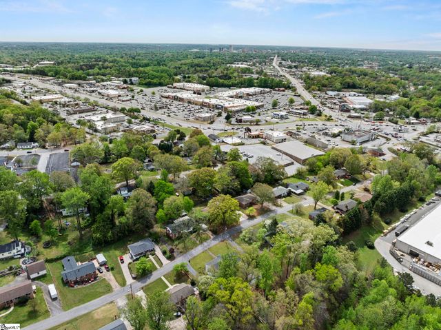 1041 E Perry Road, Greenville, SC 29609