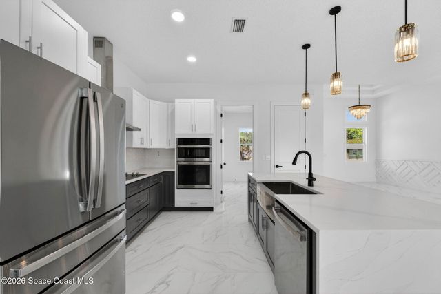 1482 Hayworth Circle NW, Palm Bay, FL 32907
